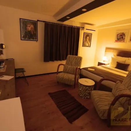 Second House Hotel 3*